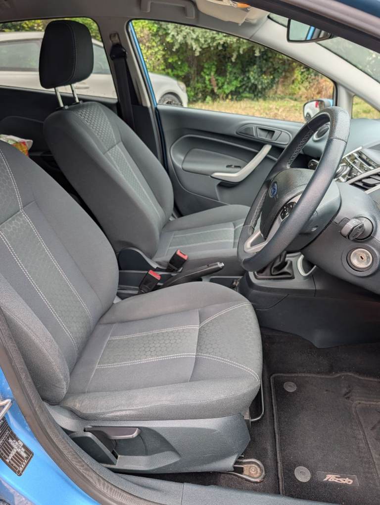 Ford Fiesta 1.4 Titanium petrol 2011, Manual, 5 doors - VGC, well maintained