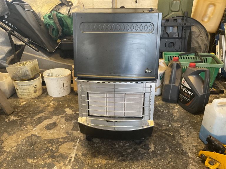 Pifco Gas Heater - Black and Silver, Good Condition