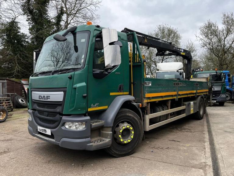 2016 DAF LF 55.220 18T DROPSIDE WITH HMF 1210 CRANE