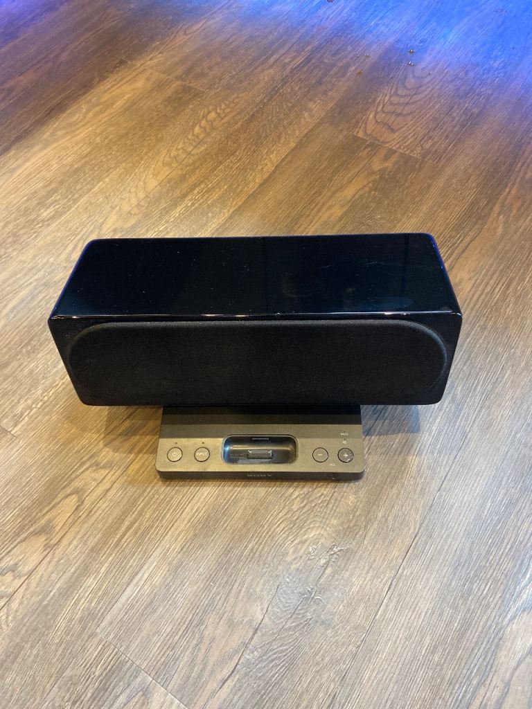 Sony loudspeaker - suitable for older iPods