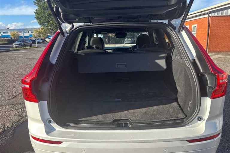 2020 Volvo XC60 2.0 T8 [390] Hybrid R DESIGN Pro 5dr AWD G tronic ESTATE PETROL/ELECTRIC Automatic