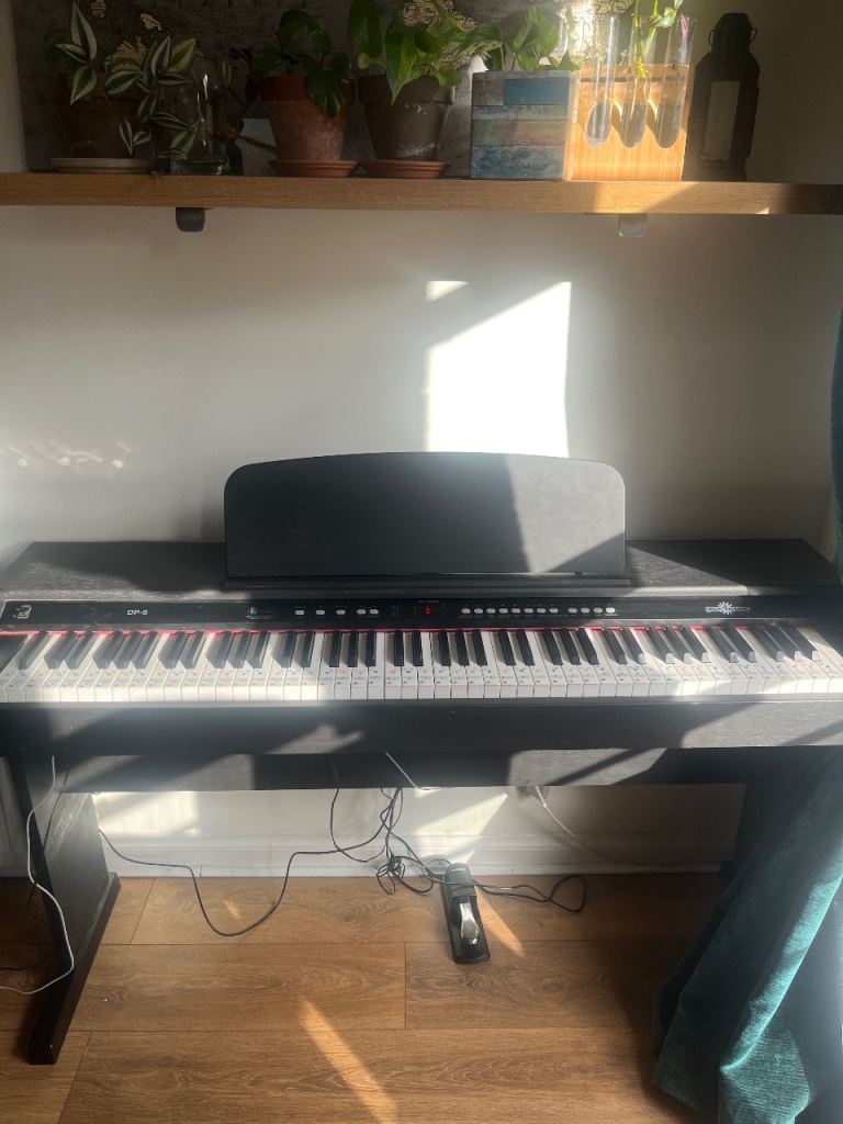Digital Piano Gear4Music DP-6