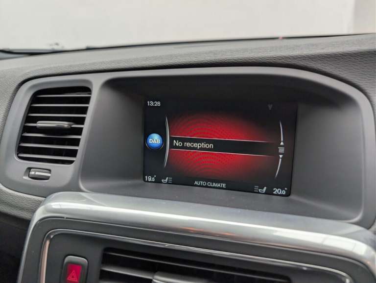 2017 Volvo V60 2.0 D3 R-Design Nav Estate 5dr Diesel Auto Euro 6 (s/s) (150 ps) PARK ASSIS ESTATE...