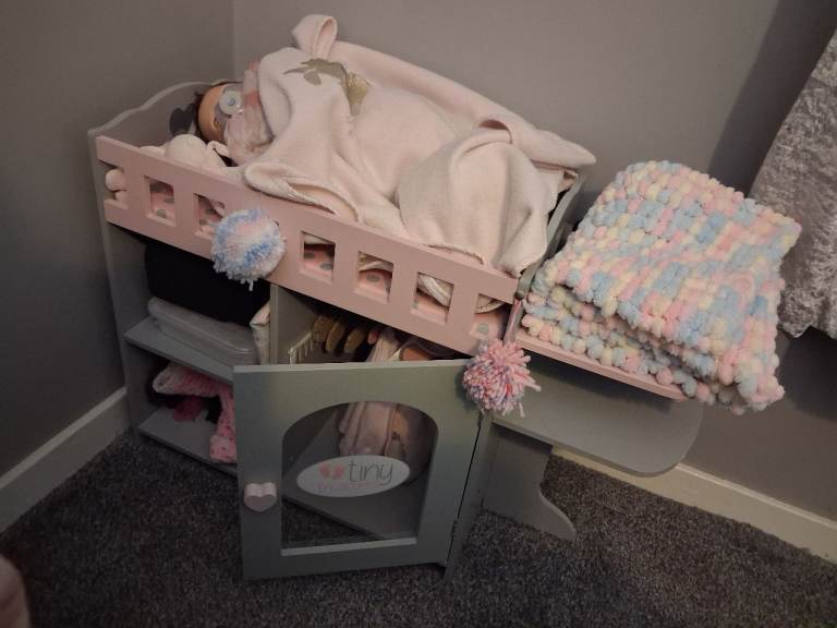 Tiny treasure baby doll unit