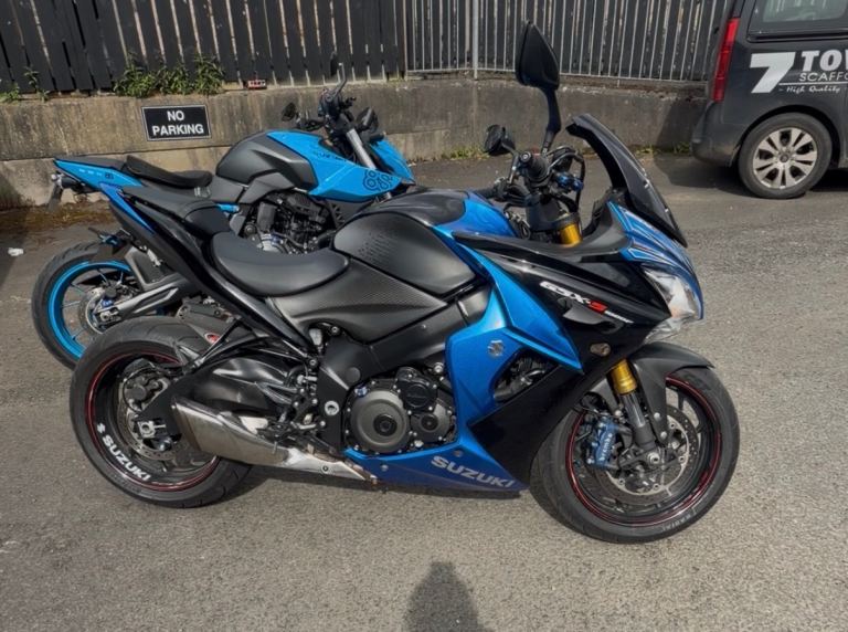 Suzuki GSX1000-F – Blue & Black, Good Condition