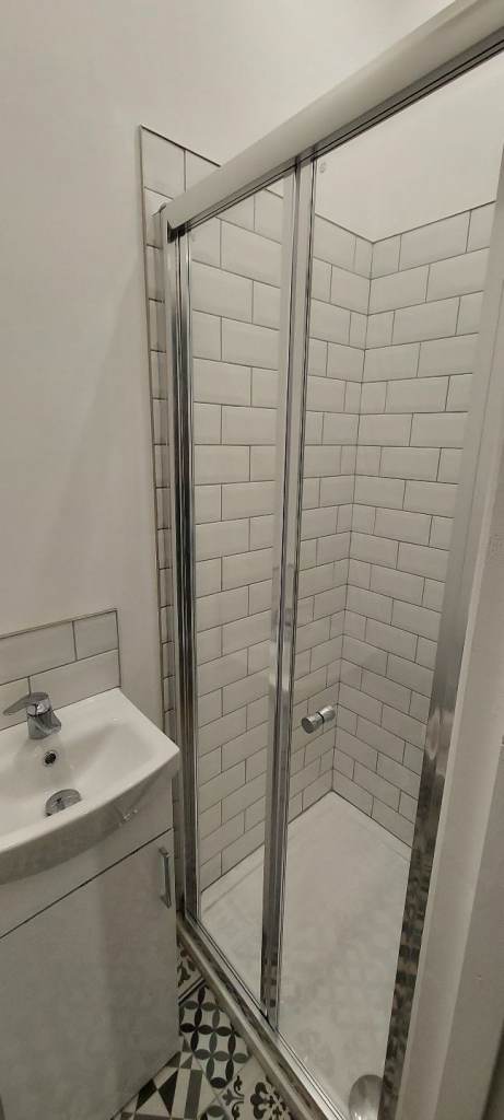 Large Ensuite Bedroom To Let In East Belfast, Belmont Area.