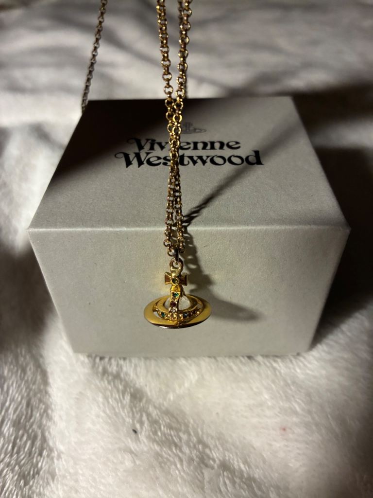 Vivienne Westwood Gold Orb Necklace – Good Condition