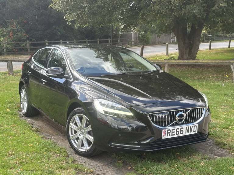 2016 Volvo V40 D2 [120] Inscription 5dr HATCHBACK DIESEL Manual
