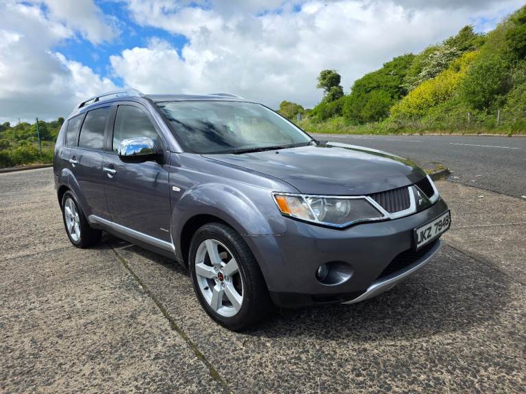 Mitsubishi outlander 4x4 7 seater