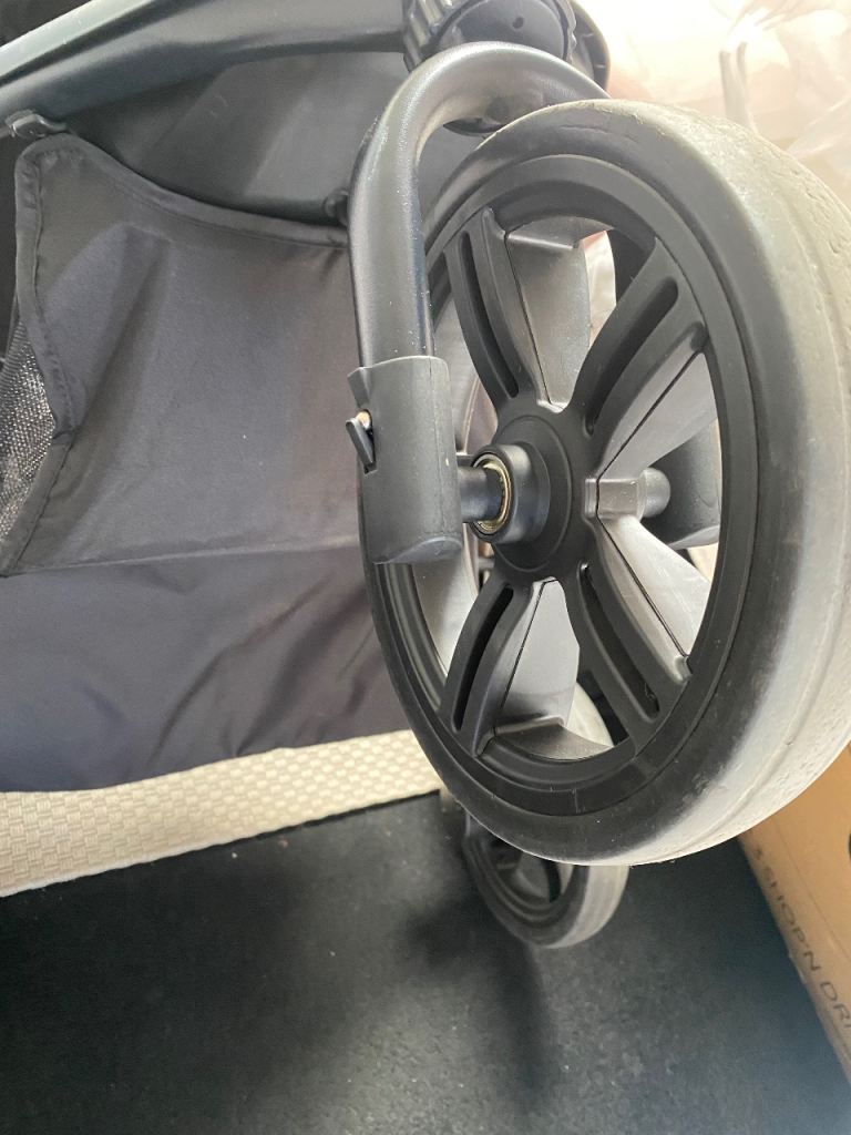 Hauck Pacific 4 Shop n Drive (Caviar) Pram Pushchair - 10/10 Condition USED