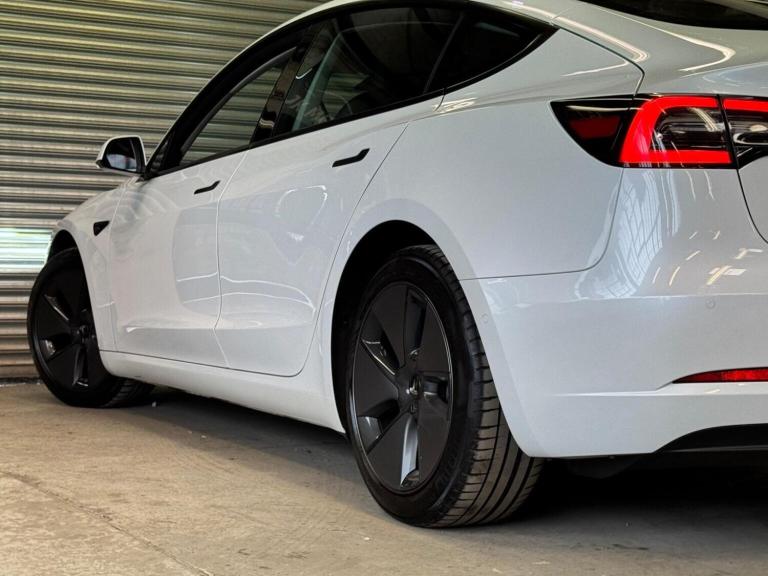 TESLA MODEL 3 (Dual Motor) Long Range Auto 4WDE 4dr 2021