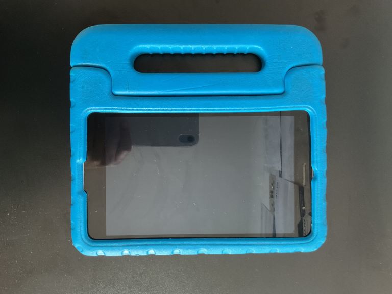Huawei mediapad T3 tablet with blue case for kids tablet 
