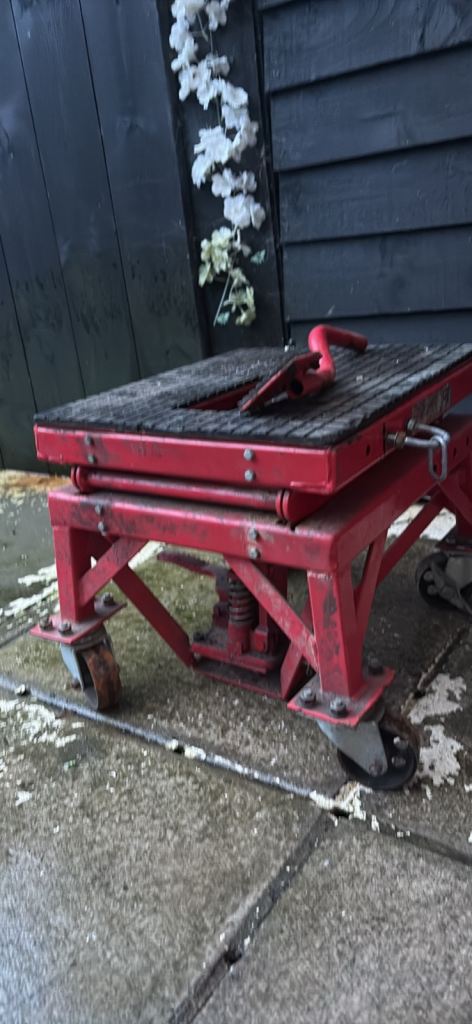 Motor bike jack stand 