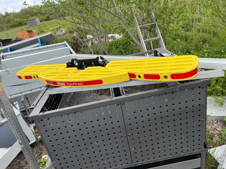 Rhino tow step