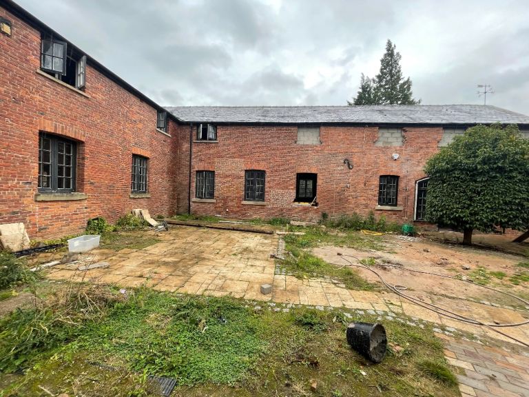 15 x hardwood custom made windows £150 each 