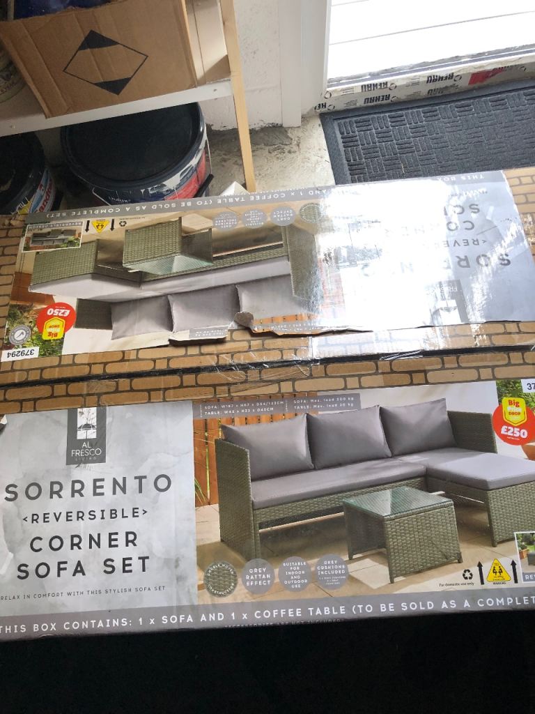 BRAND NEW GARDEN SOFA SET