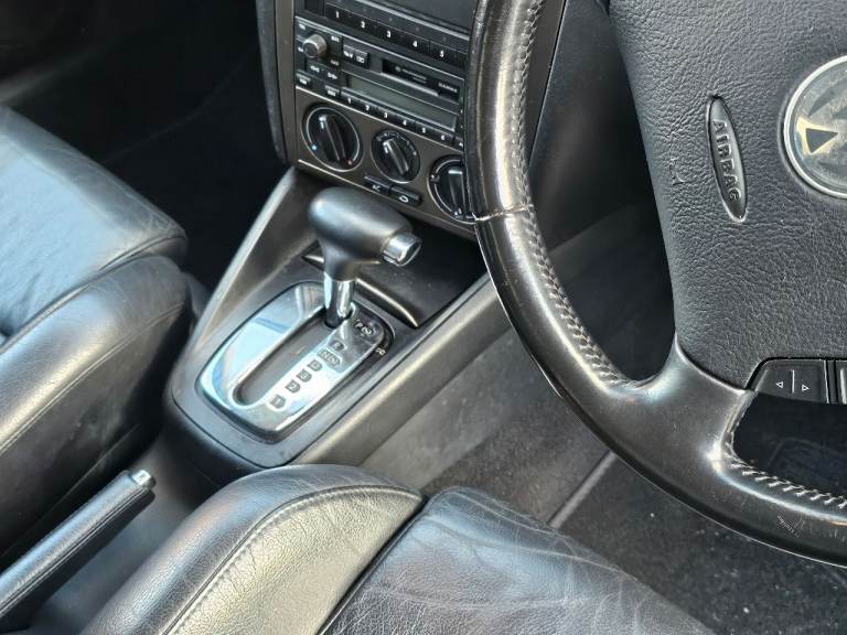 Volkswagen, BORA, Saloon, 2005, Automatic, 1595 (cc), 4 doors