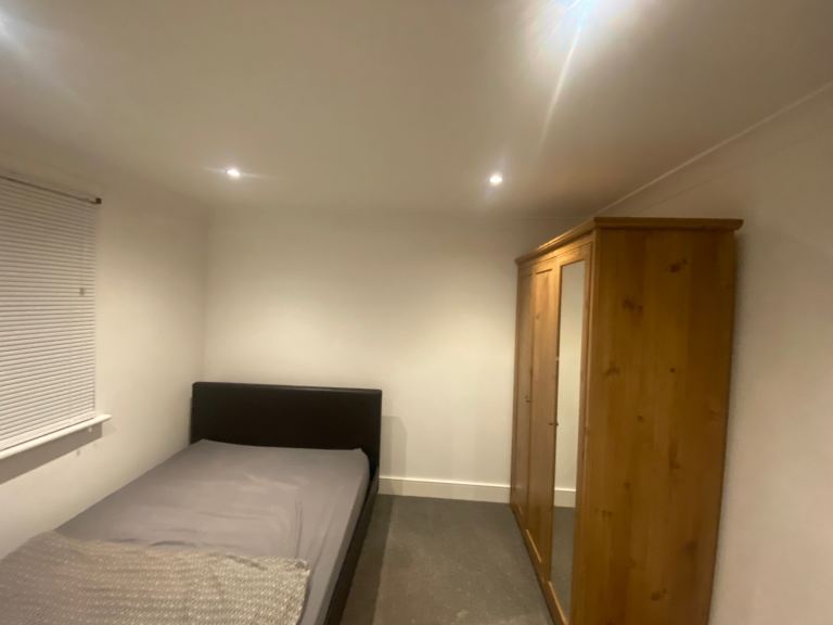 Ensuite Double Room in Hendon