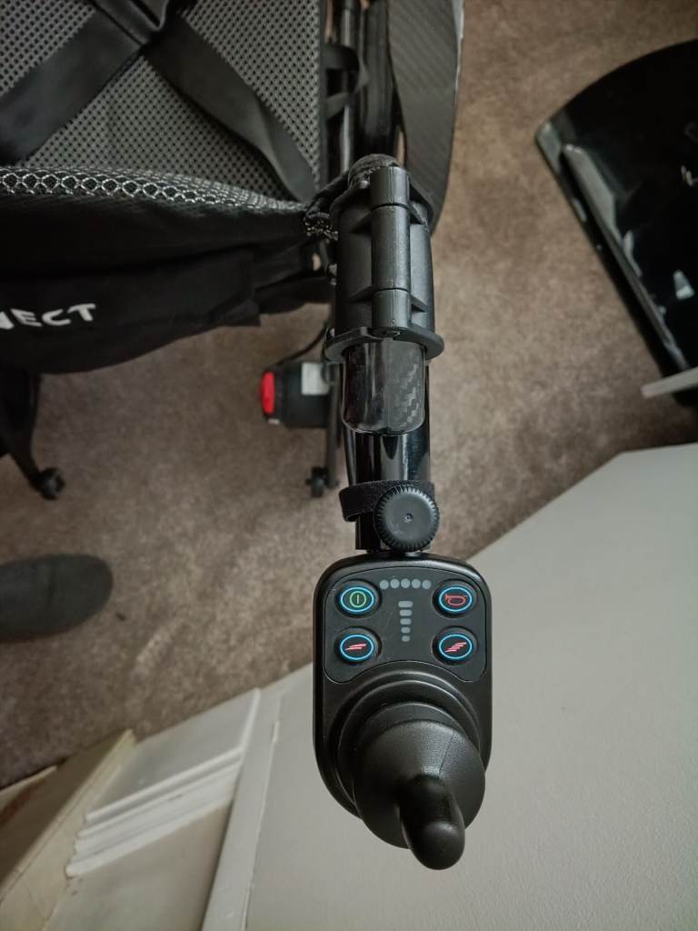 iCONNECT Zora Carbon Power chair excellent condition