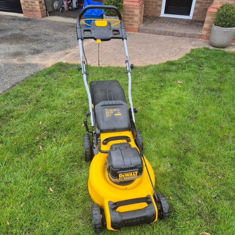 Dewalt cordless lawnmower 