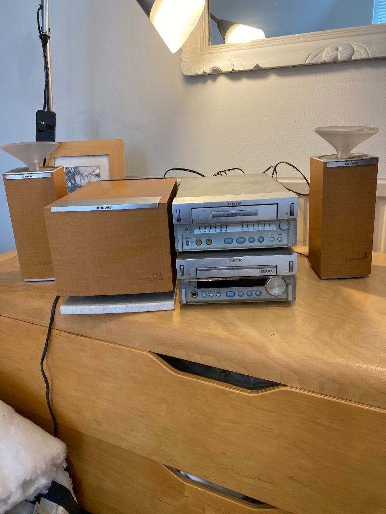 Sony Stereo System with Speakers and CD/Cassette Player