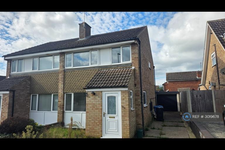 3 bedroom house in Churchill Way, Kettering, NN15 (3 bed) (#3019678)