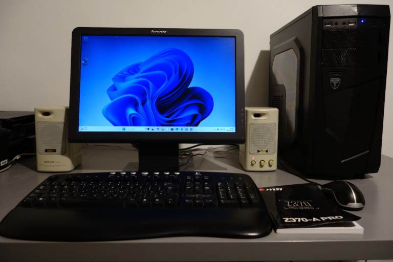 Desktop Computer System for sale