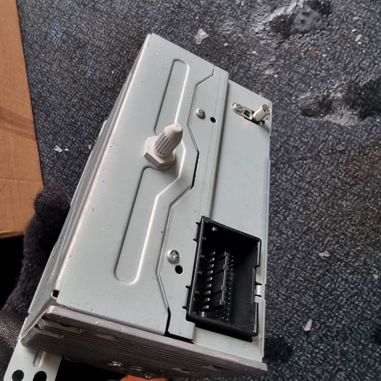 Vauxhall Astra J radio unit