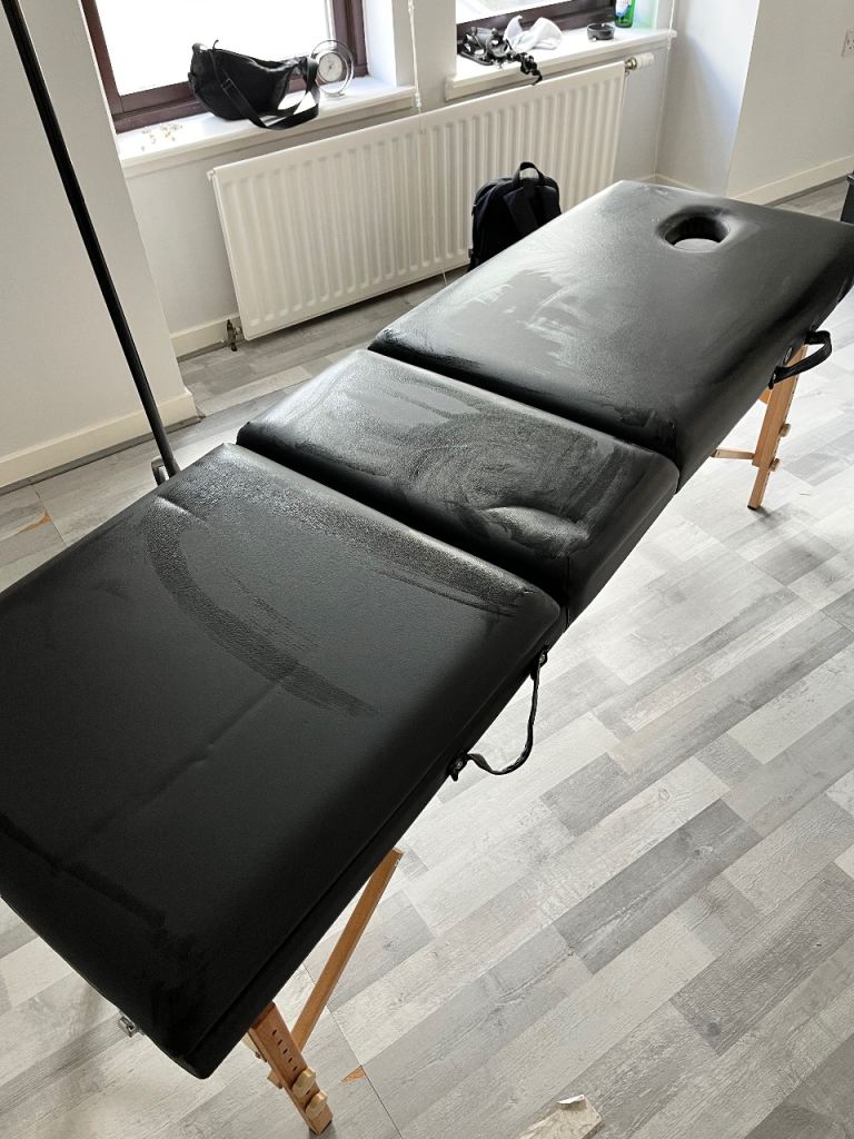 MASSAGE BED / SALON BED