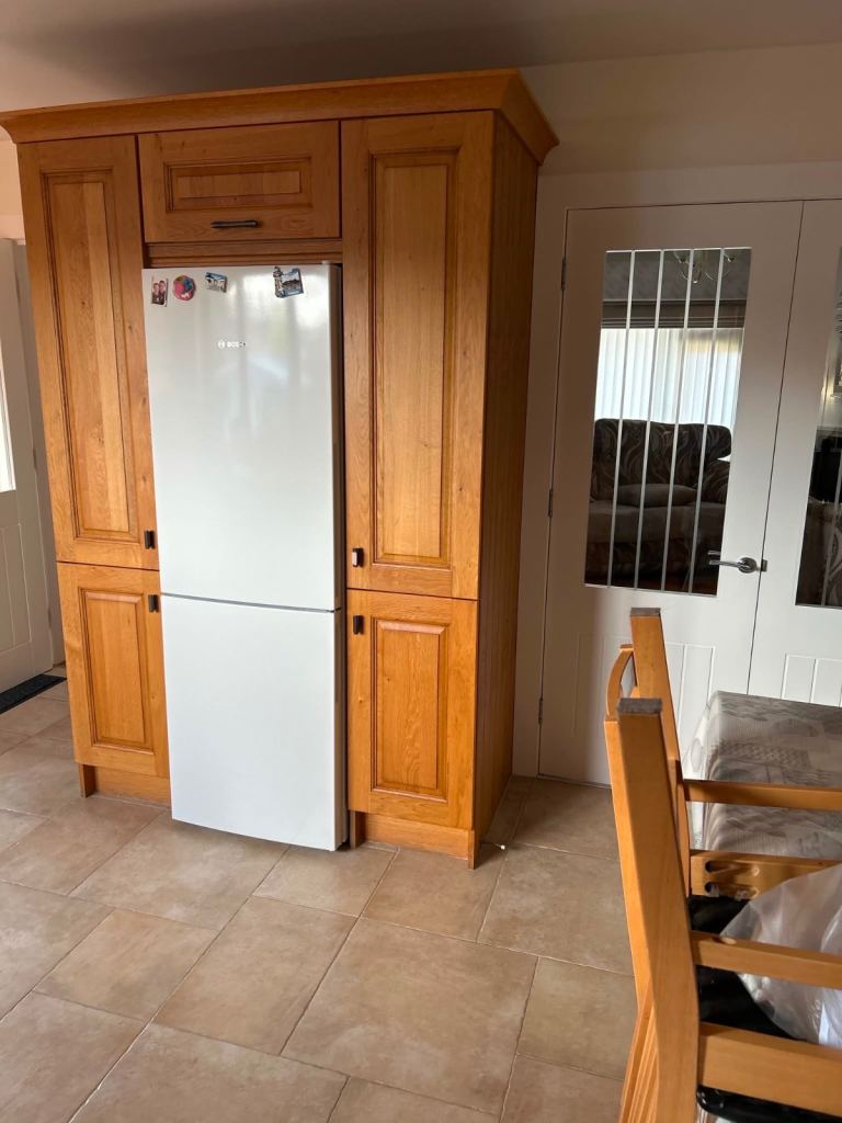 Full Wood Kitchen Units & Worktop- oven and washing machine