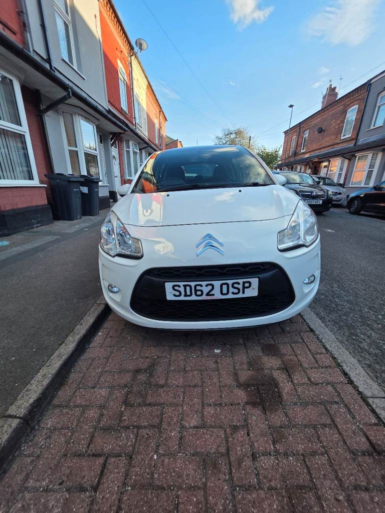 Citroen, C3, Hatchback, 2012, Manual, 1360 (cc), 5 doors