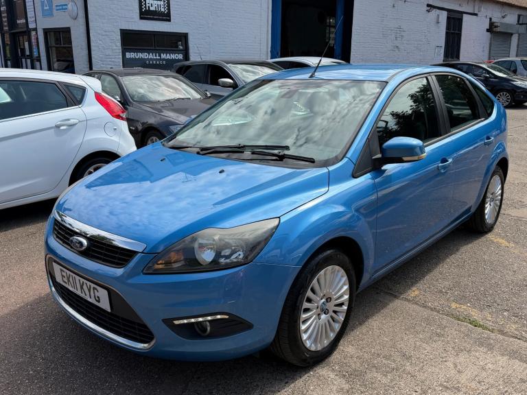 2011 Ford Focus 1.6 Titanium 5dr HATCHBACK Petrol Manual