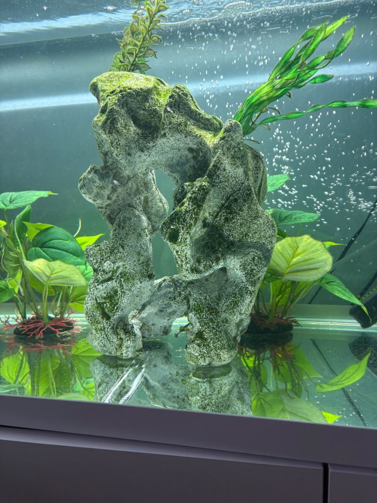 Large fish tank aquarium ornament 