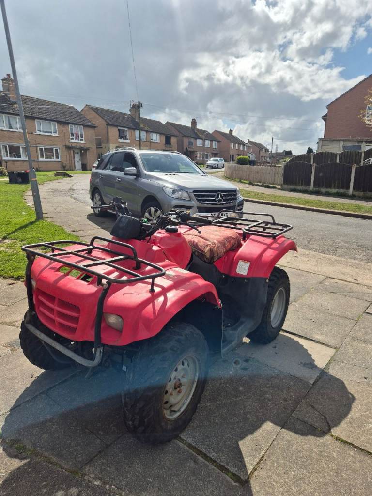 Suzuki eiger 4x4 quad 