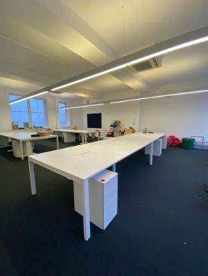 Used Vitra Office Desk – 6 Pod/seater White