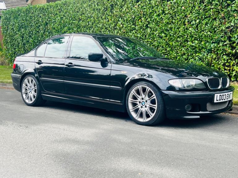 BMW 325i Sport E46 Saloon in Stunning Black Metallic with Black Sports Leather