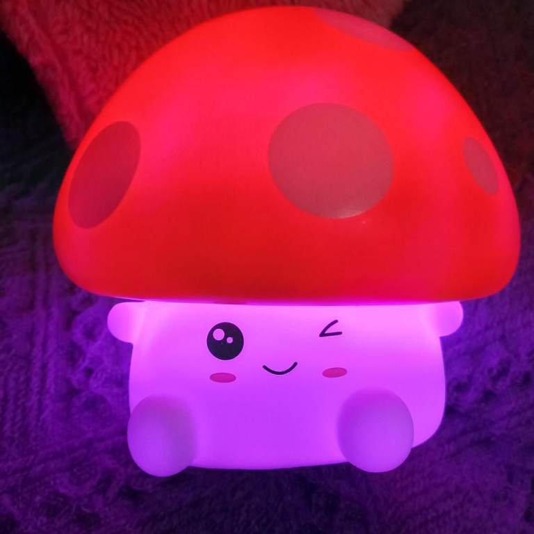 Squishy Mushroom Night Light 7 Colour Changing LED Bedroom/Desk Lamp