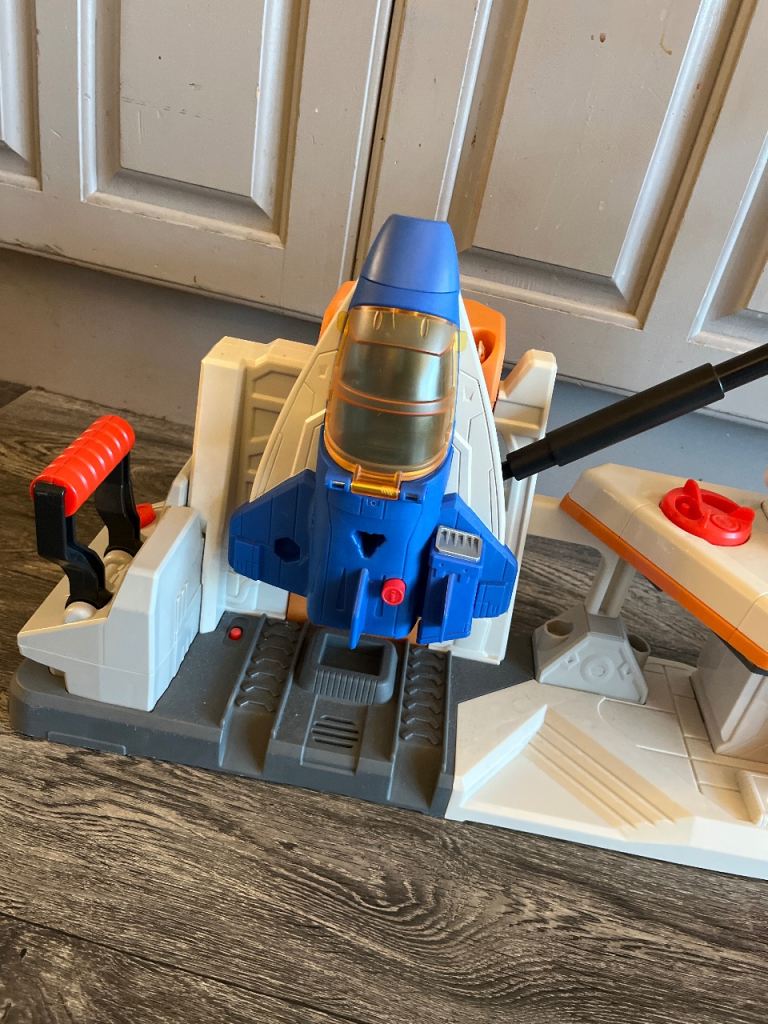 FREE Buzz lighter space centre 