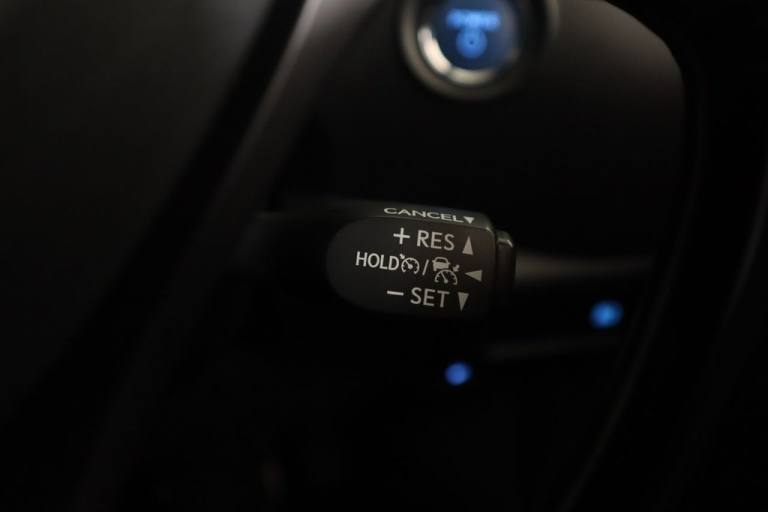 2017 Toyota C-HR 1.8 VVT-h Excel SUV 5dr Petrol Hybrid CVT Euro 6 (s/s) (122 ps) HATCHBACK PETROL...