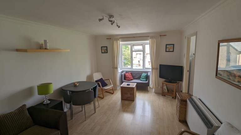 One bedroom flat - available from 18 Jan 2026 - £1600/month - Furnished
