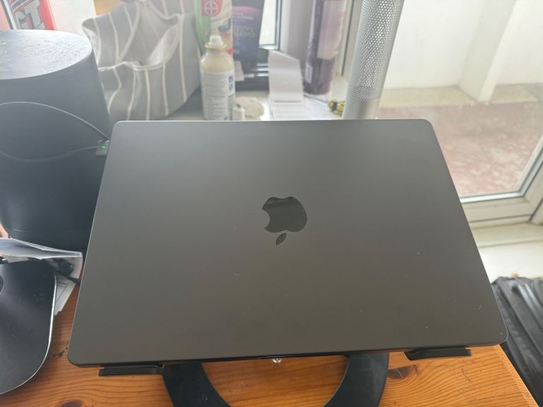 Apple MacBook Pro M5 Pro black