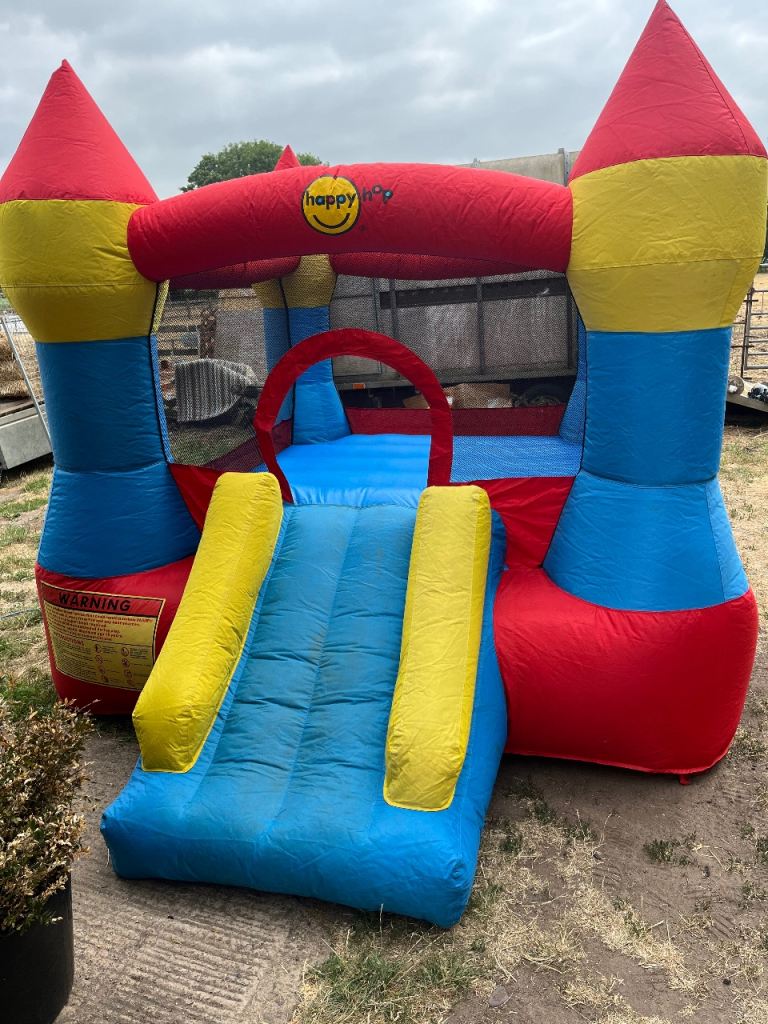Kids bouncy castle 