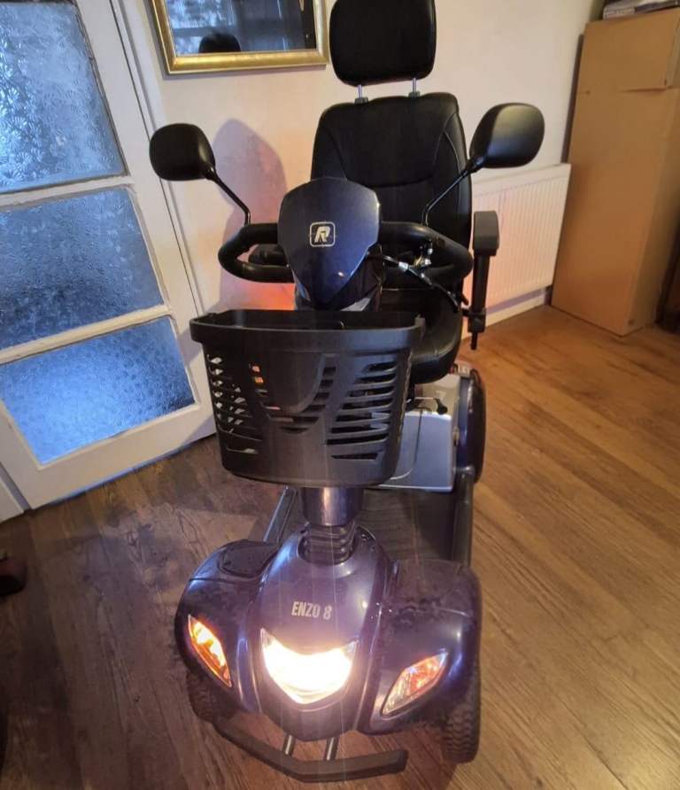 CareCo Enzo 8 Mobility Scooter – BRAND NEW, 0 Miles – 25-Mile Range, 8mph