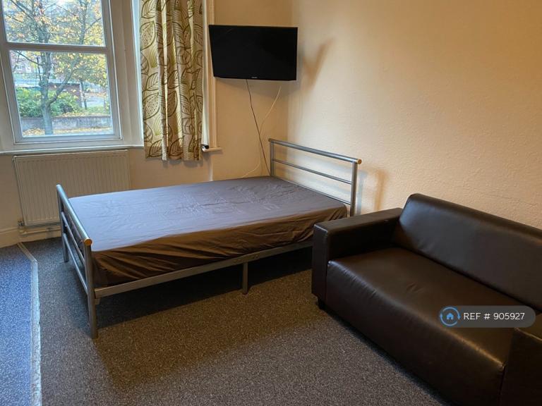 Studio flat in Kelvin Buildings, Sheffield, S6 (#905927)