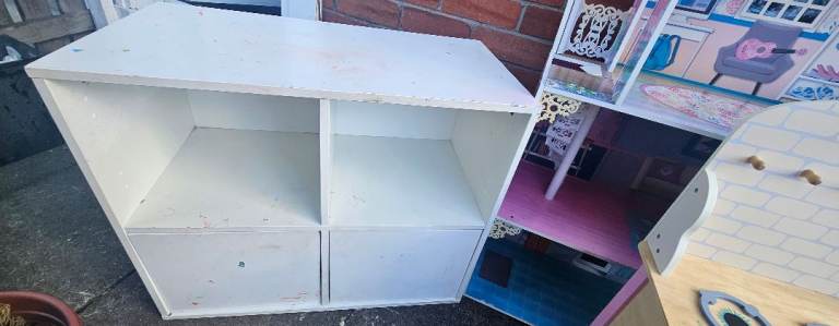 White 4-Cube Storage Unit with Doors – Fair Condition