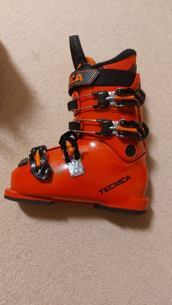 Children's Ski boots. Only used 1 week. 20.5 (UK 13.5 -- 1)