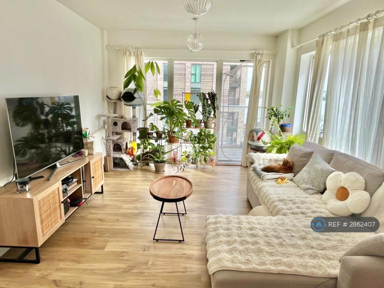 2 bedroom flat in Bawley Court, London, E16 (2 bed) (#2862407)