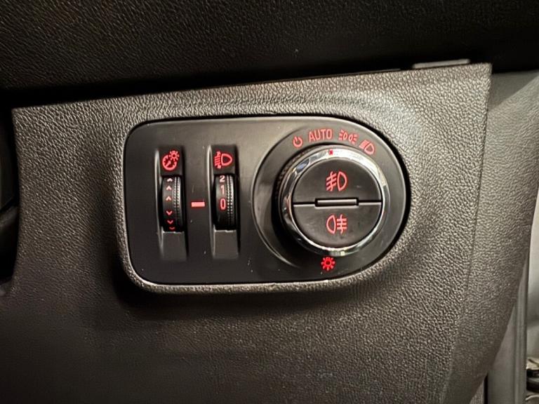 2015 Vauxhall Corsa 1.4 SRi Vx-line 5dr HATCHBACK PETROL Manual