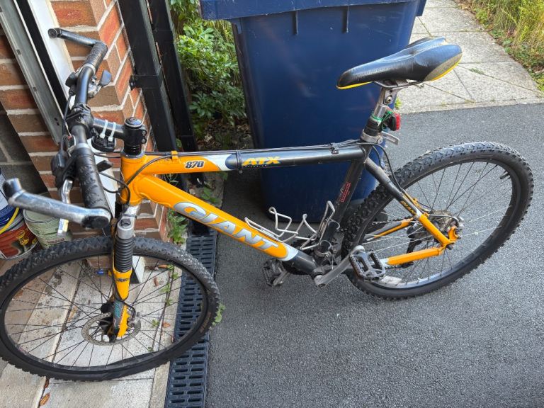 Giant ATX 870 Mountain Bike - Good Condition, Orange & Black
