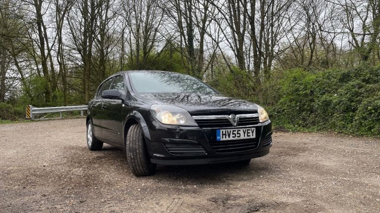STILL AVAILABLE- 2005 Vauxhall Astra 1.4 Petrol – Only 59,500 Miles – MOT – £1,000
